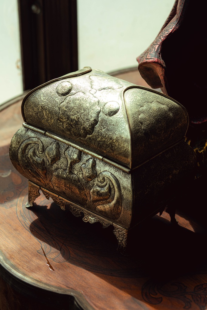 Decorative copper chest
