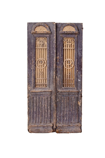[PROD_0002187] door with a wrought iron grille 